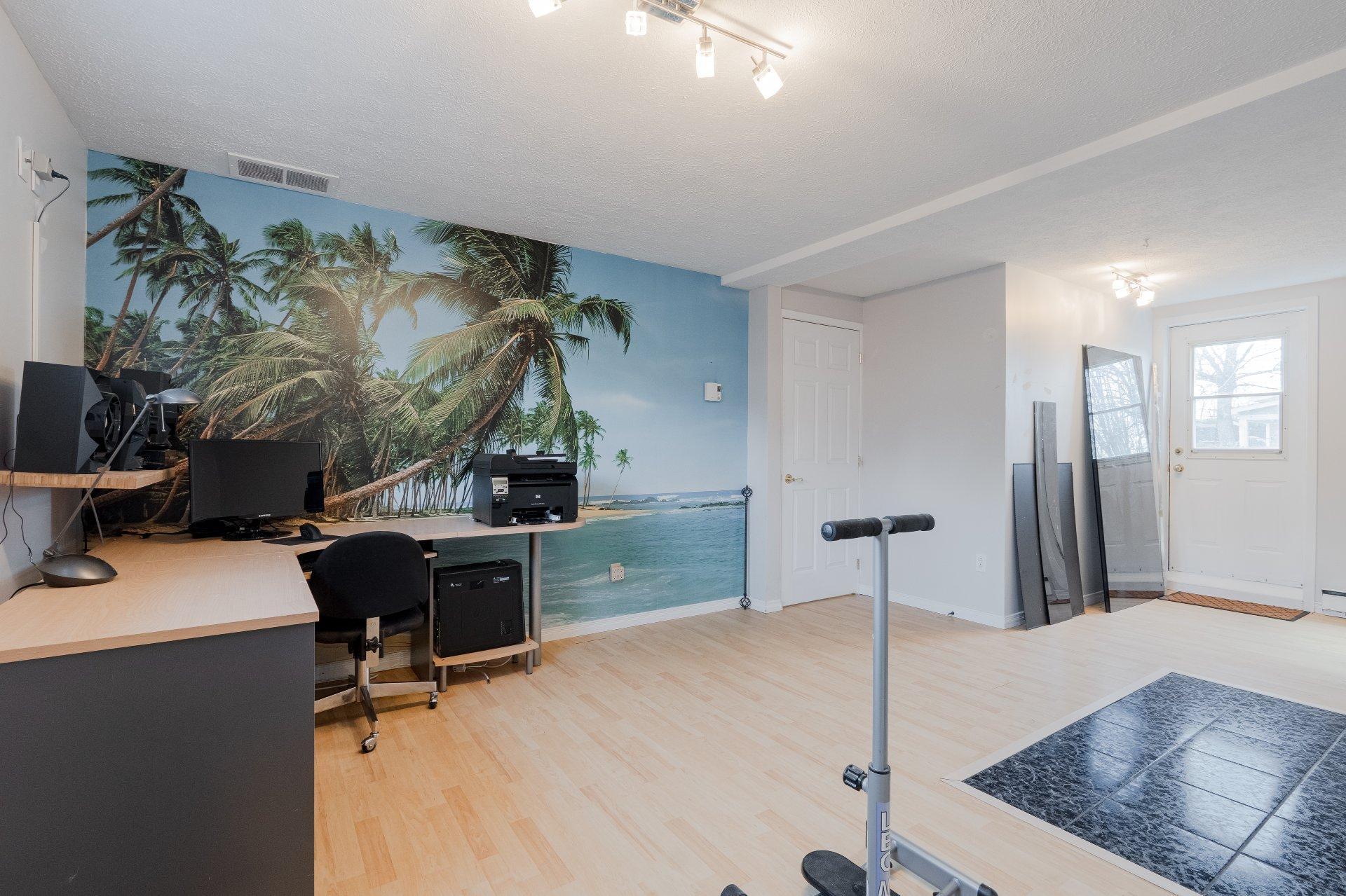 









2866


Rue des Zircons

,
Sherbrooke (Fleurimont),




QC
J1G4J3

