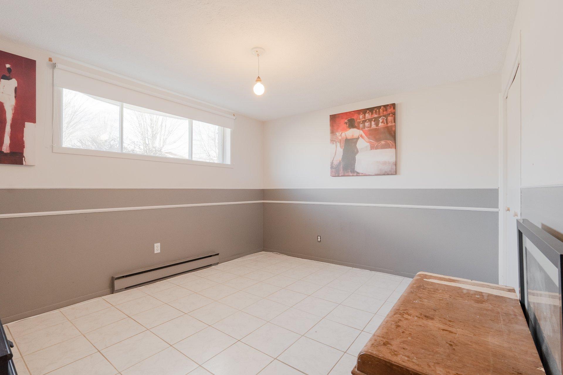 









2866


Rue des Zircons

,
Sherbrooke (Fleurimont),




QC
J1G4J3

