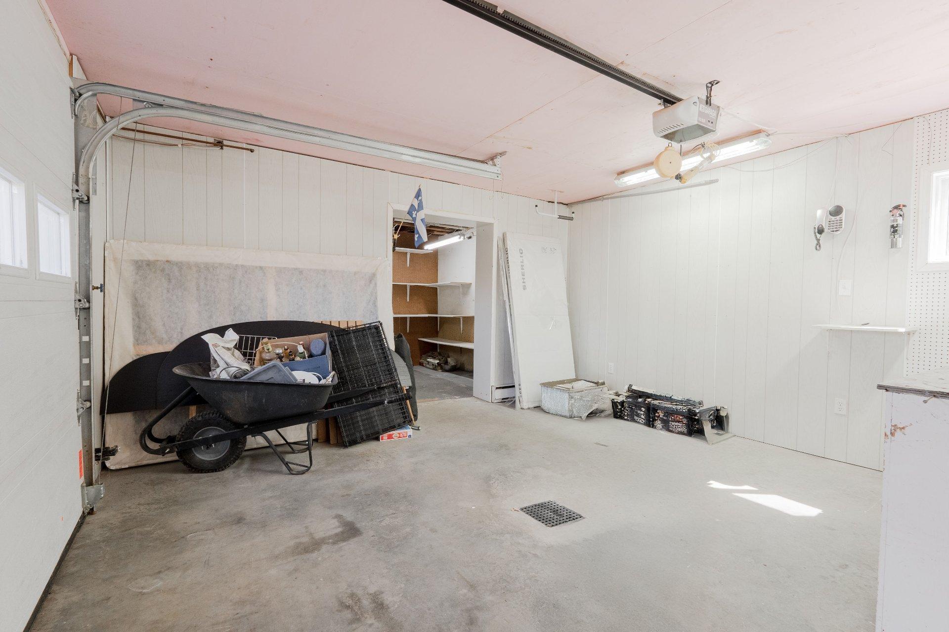 









2866


Rue des Zircons

,
Sherbrooke (Fleurimont),




QC
J1G4J3

