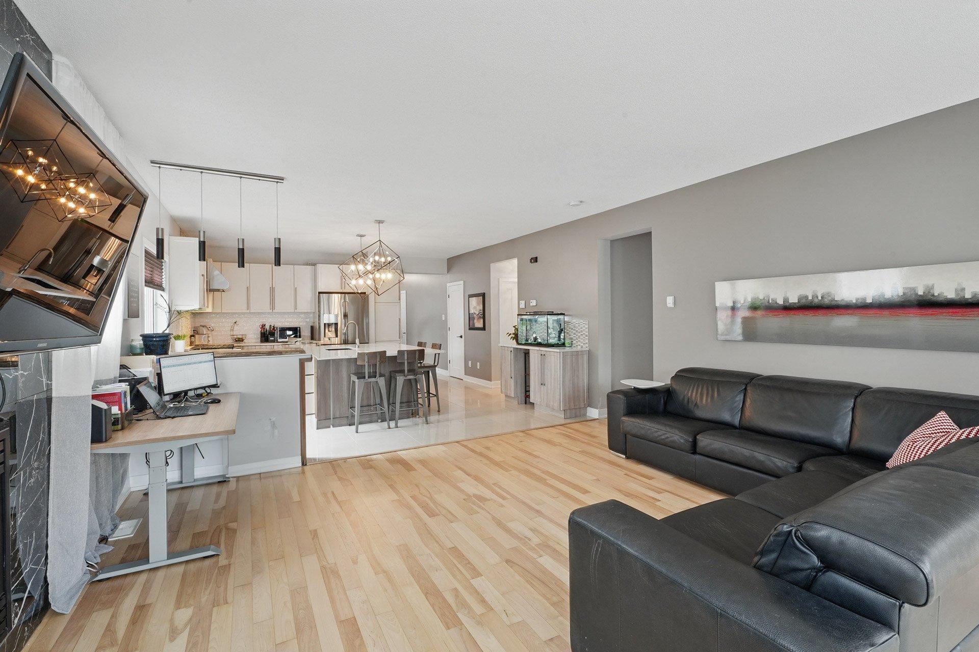 









86


Rue Clarence

,
Gatineau (Aylmer),




QC
J9J0K7

