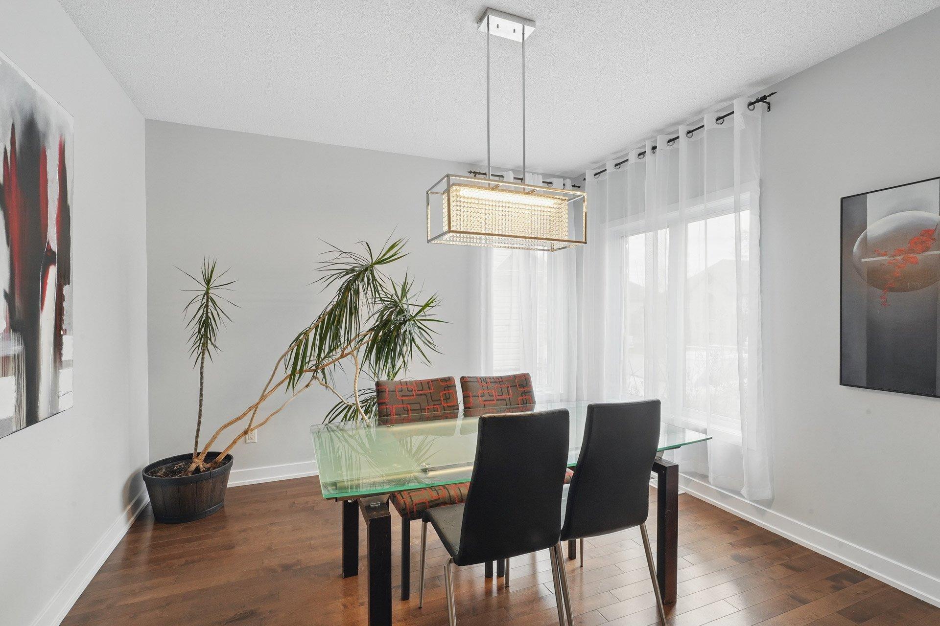 









86


Rue Clarence

,
Gatineau (Aylmer),




QC
J9J0K7

