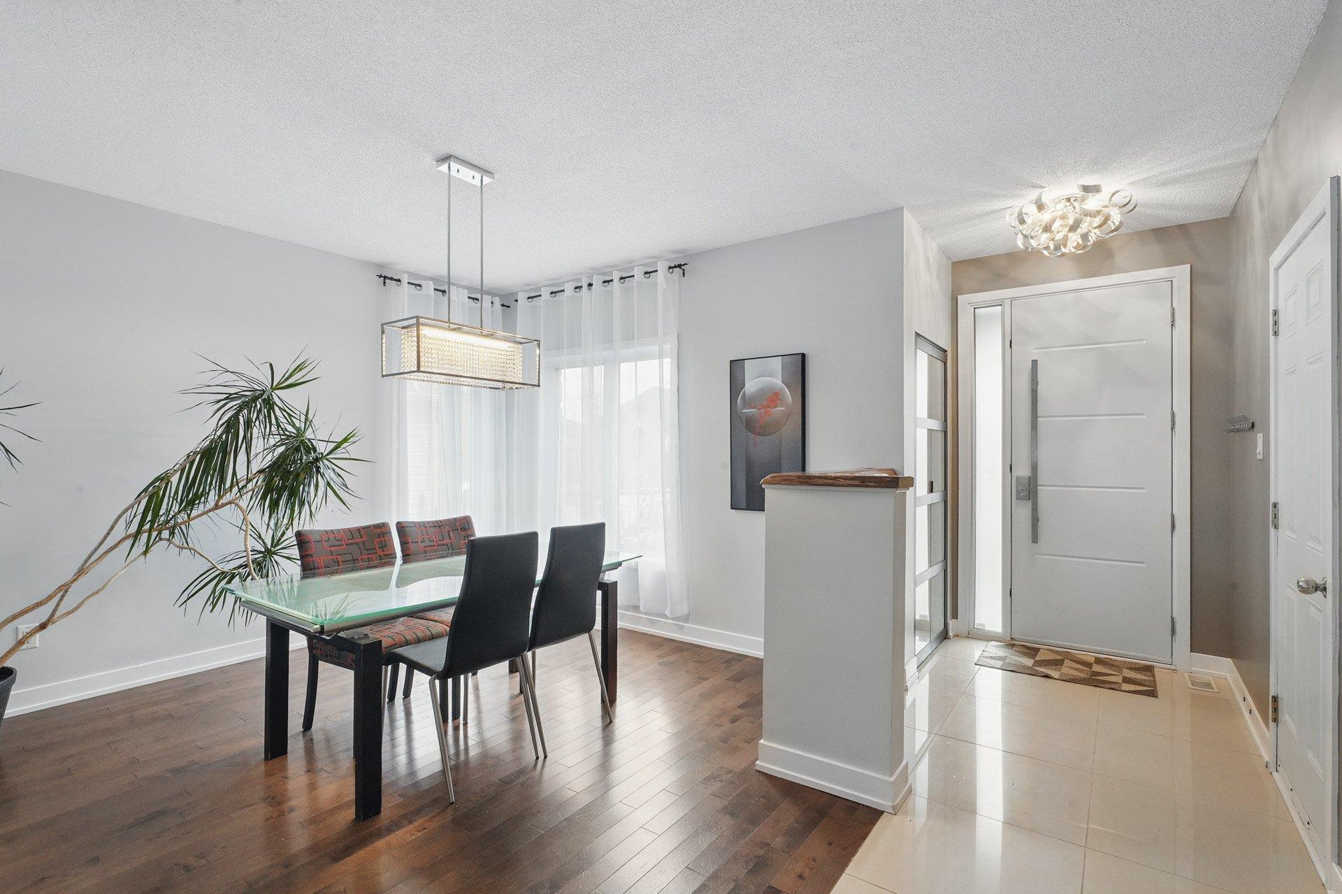 









86


Rue Clarence

,
Gatineau (Aylmer),




QC
J9J0K7

