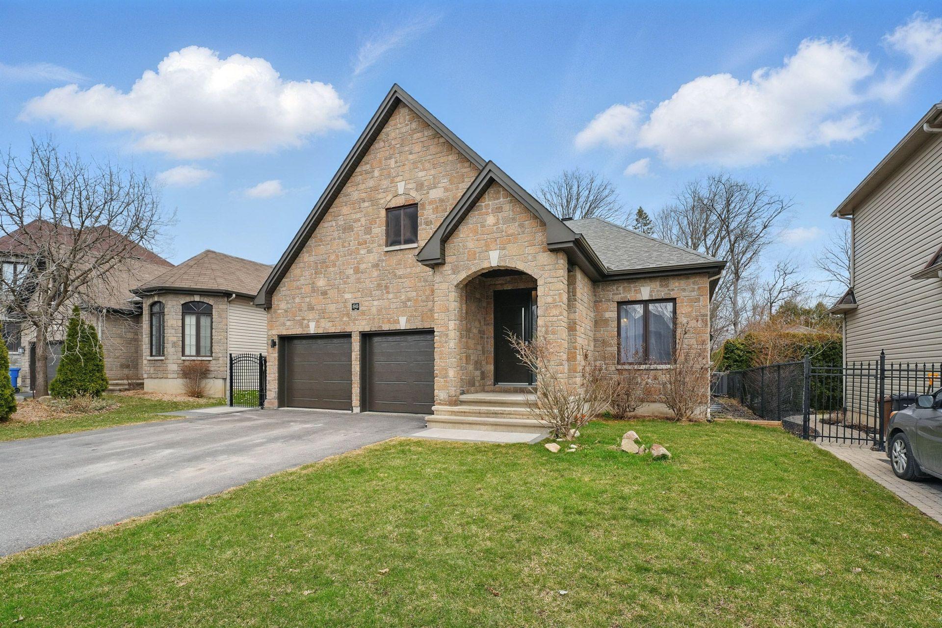 









86


Rue Clarence

,
Gatineau (Aylmer),




QC
J9J0K7

