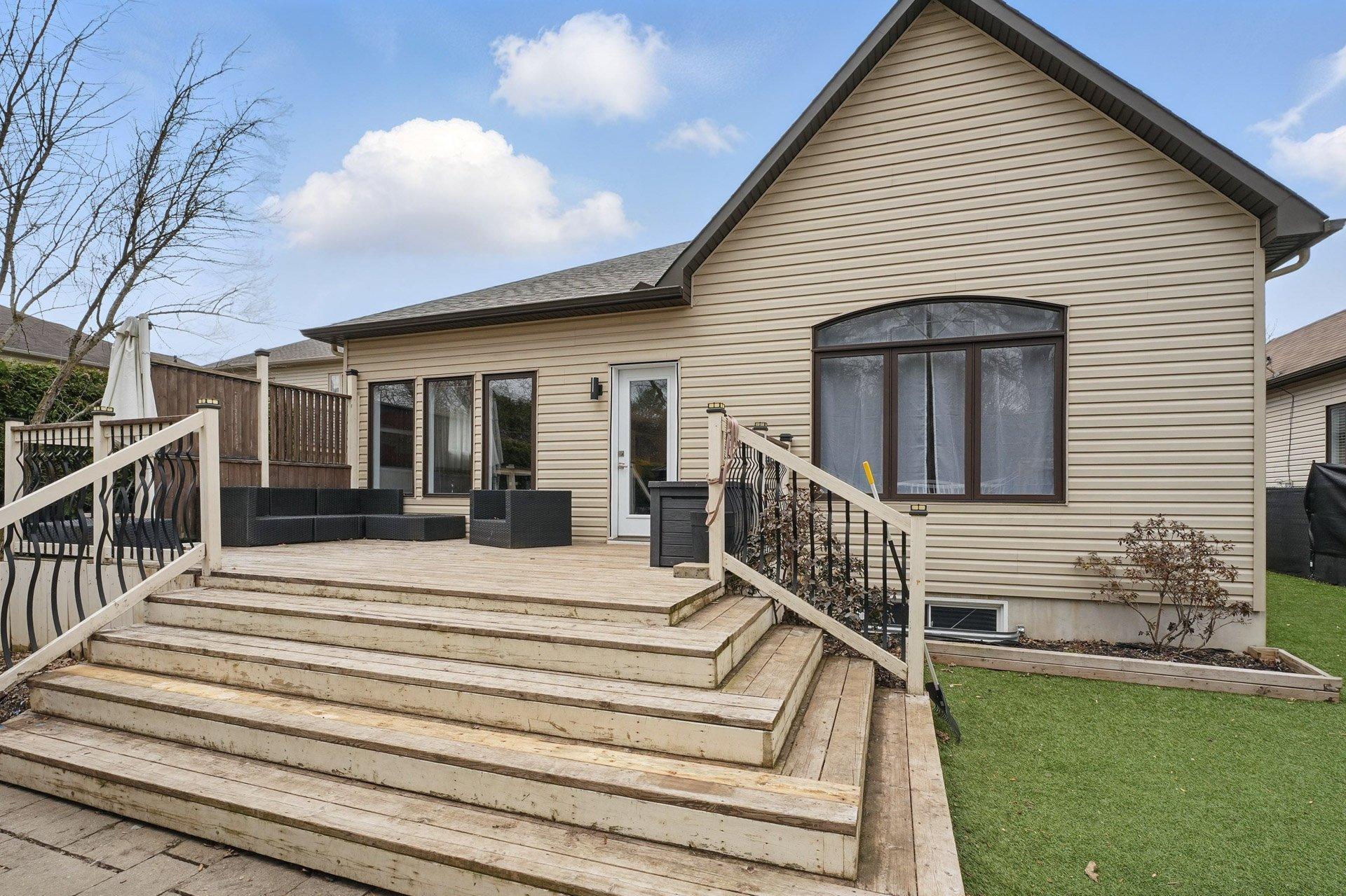 









86


Rue Clarence

,
Gatineau (Aylmer),




QC
J9J0K7

