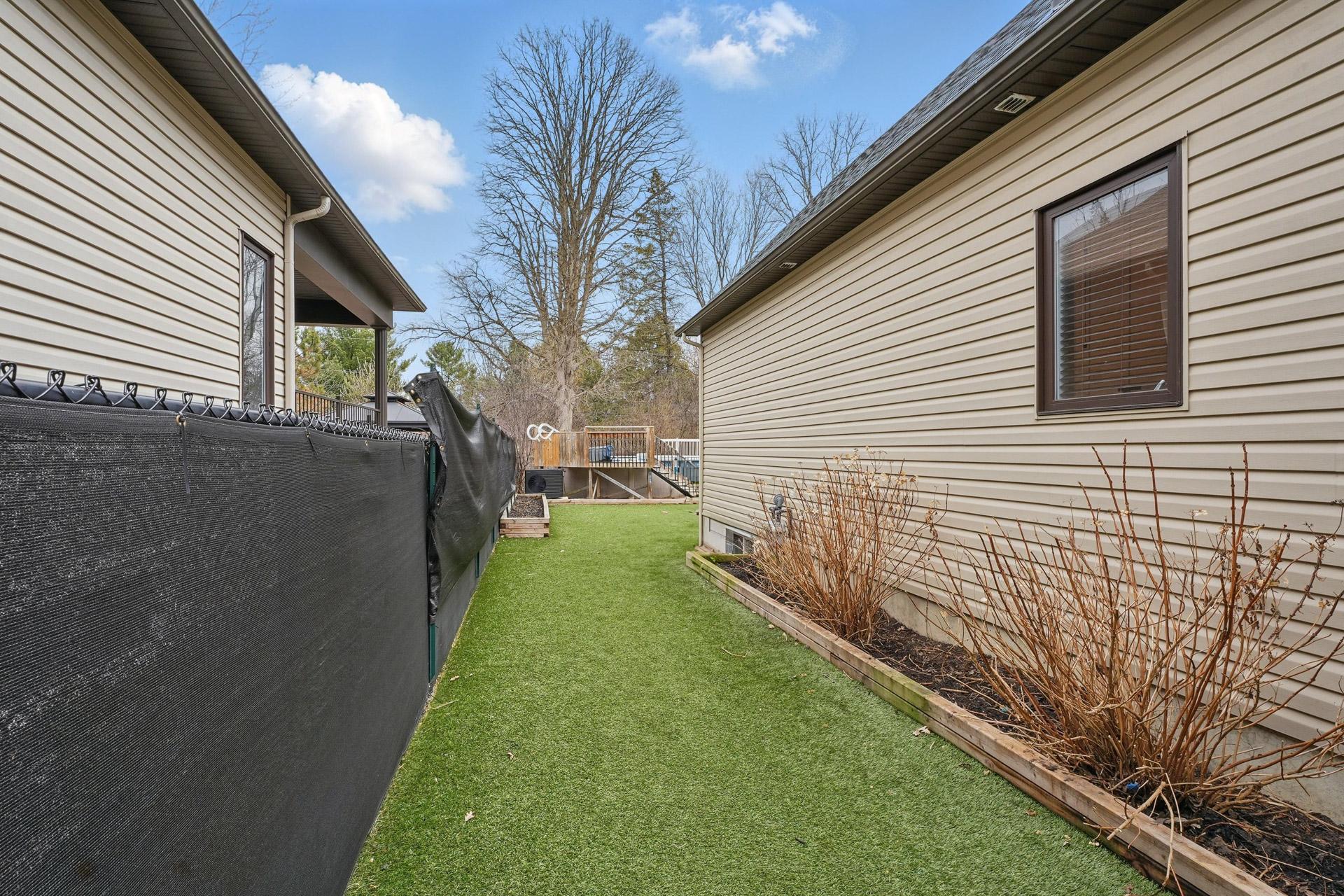 









86


Rue Clarence

,
Gatineau (Aylmer),




QC
J9J0K7


