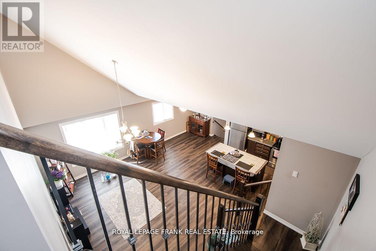 












805B DUNDAS STREET W

,
Whitby (Downtown Whitby),




Ontario
L1N2N6

