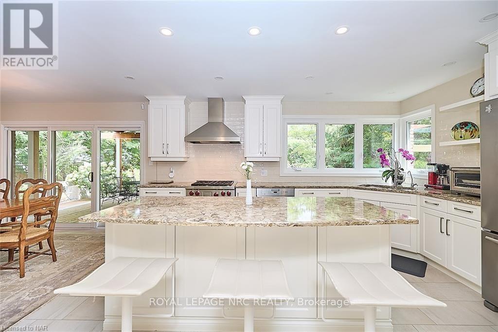 












13 OAK DRIVE

,
Niagara-on-the-Lake (Town),




Ontario
L0S1J0

