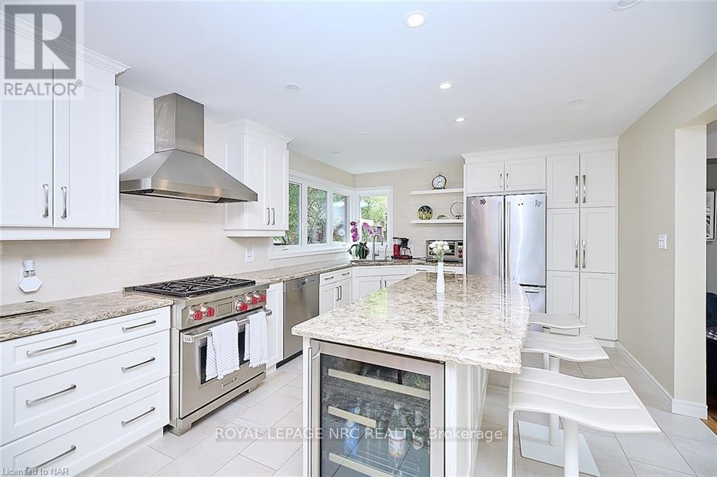 












13 OAK DRIVE

,
Niagara-on-the-Lake (Town),




Ontario
L0S1J0

