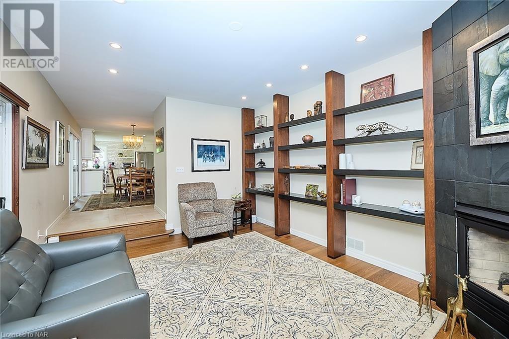 












13 OAK DRIVE

,
Niagara-on-the-Lake (Town),




Ontario
L0S1J0

