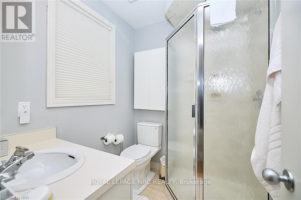 












13 OAK DRIVE

,
Niagara-on-the-Lake (Town),




Ontario
L0S1J0

