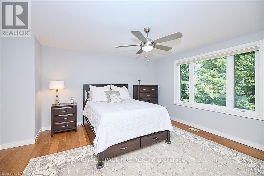 












13 OAK DRIVE

,
Niagara-on-the-Lake (Town),




Ontario
L0S1J0

