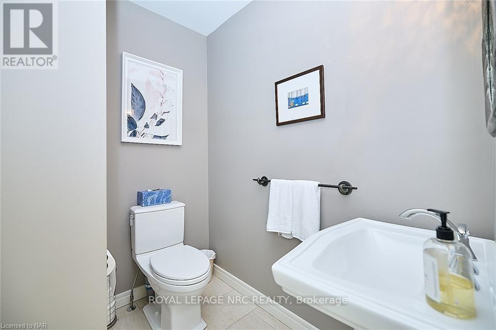 












13 OAK DRIVE

,
Niagara-on-the-Lake (Town),




Ontario
L0S1J0

