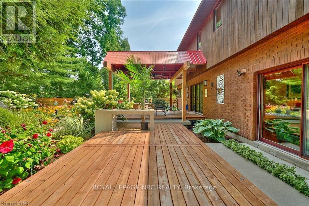 












13 OAK DRIVE

,
Niagara-on-the-Lake (Town),




Ontario
L0S1J0

