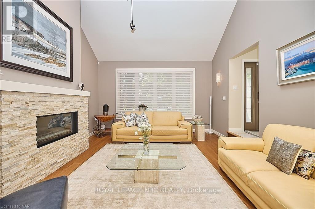 












13 OAK DRIVE

,
Niagara-on-the-Lake (Town),




Ontario
L0S1J0

