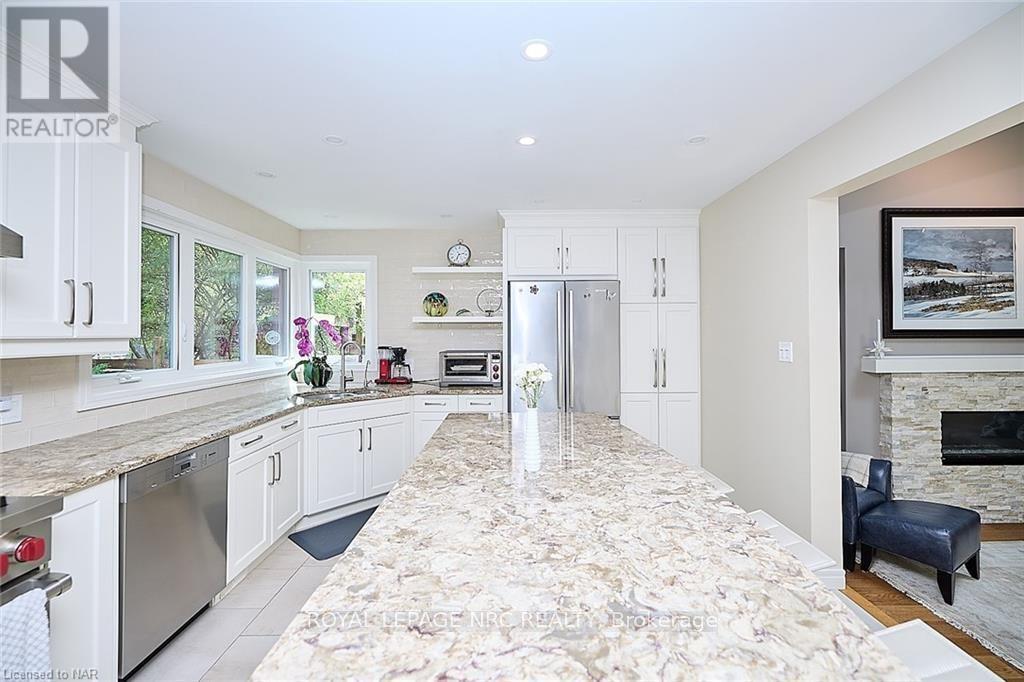 












13 OAK DRIVE

,
Niagara-on-the-Lake (Town),




Ontario
L0S1J0

