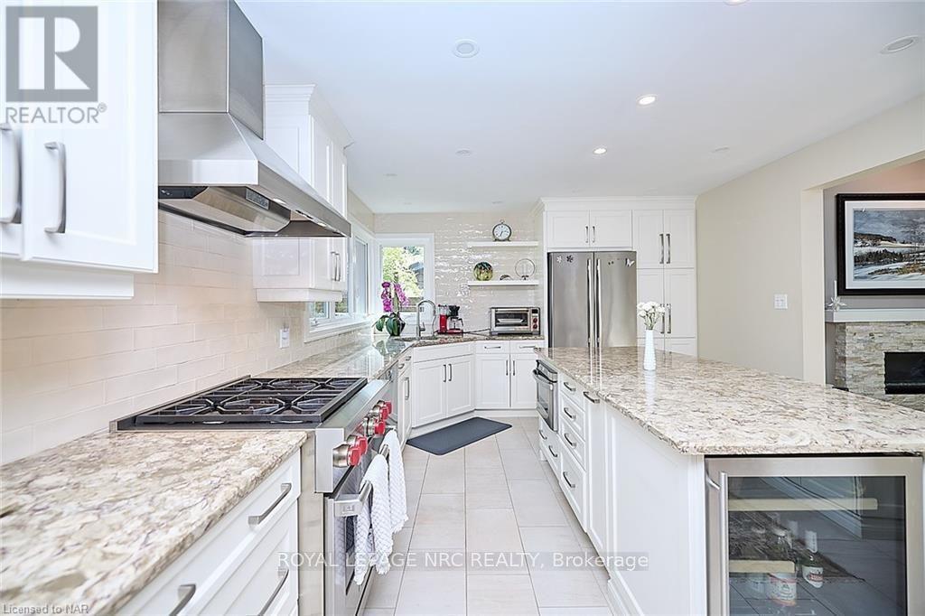 












13 OAK DRIVE

,
Niagara-on-the-Lake (Town),




Ontario
L0S1J0

