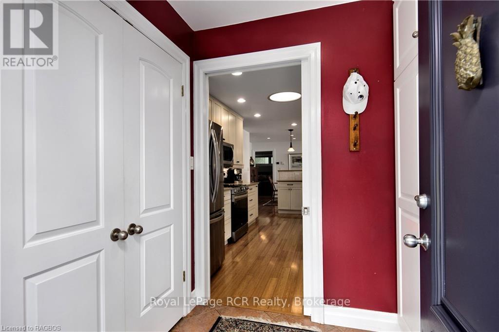 












2 1ST AVENUE

,
South Bruce Peninsula,




Ontario
N0H2T0

