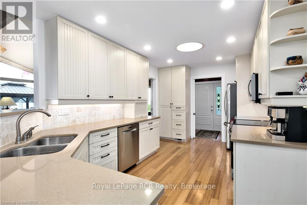 












2 1ST AVENUE

,
South Bruce Peninsula,




Ontario
N0H2T0

