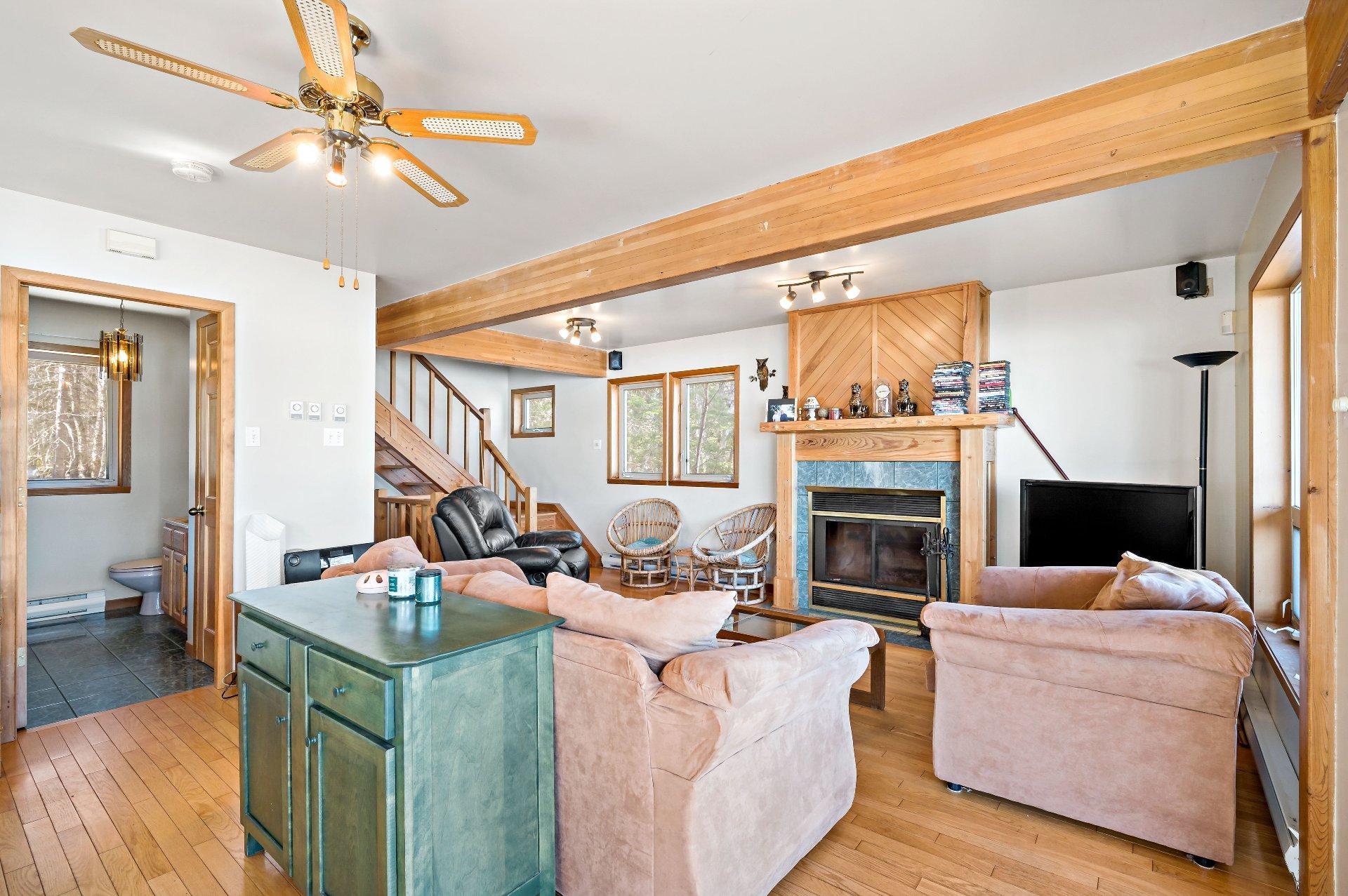 









1636


Ch. du Lac-Chaud

,
La Macaza,




QC
J0T1R0

