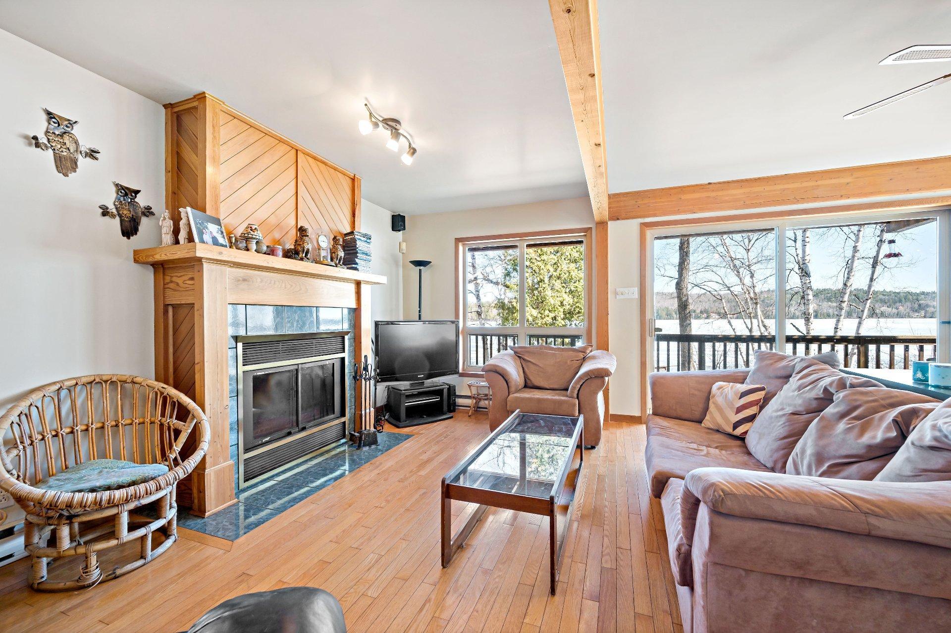









1636


Ch. du Lac-Chaud

,
La Macaza,




QC
J0T1R0

