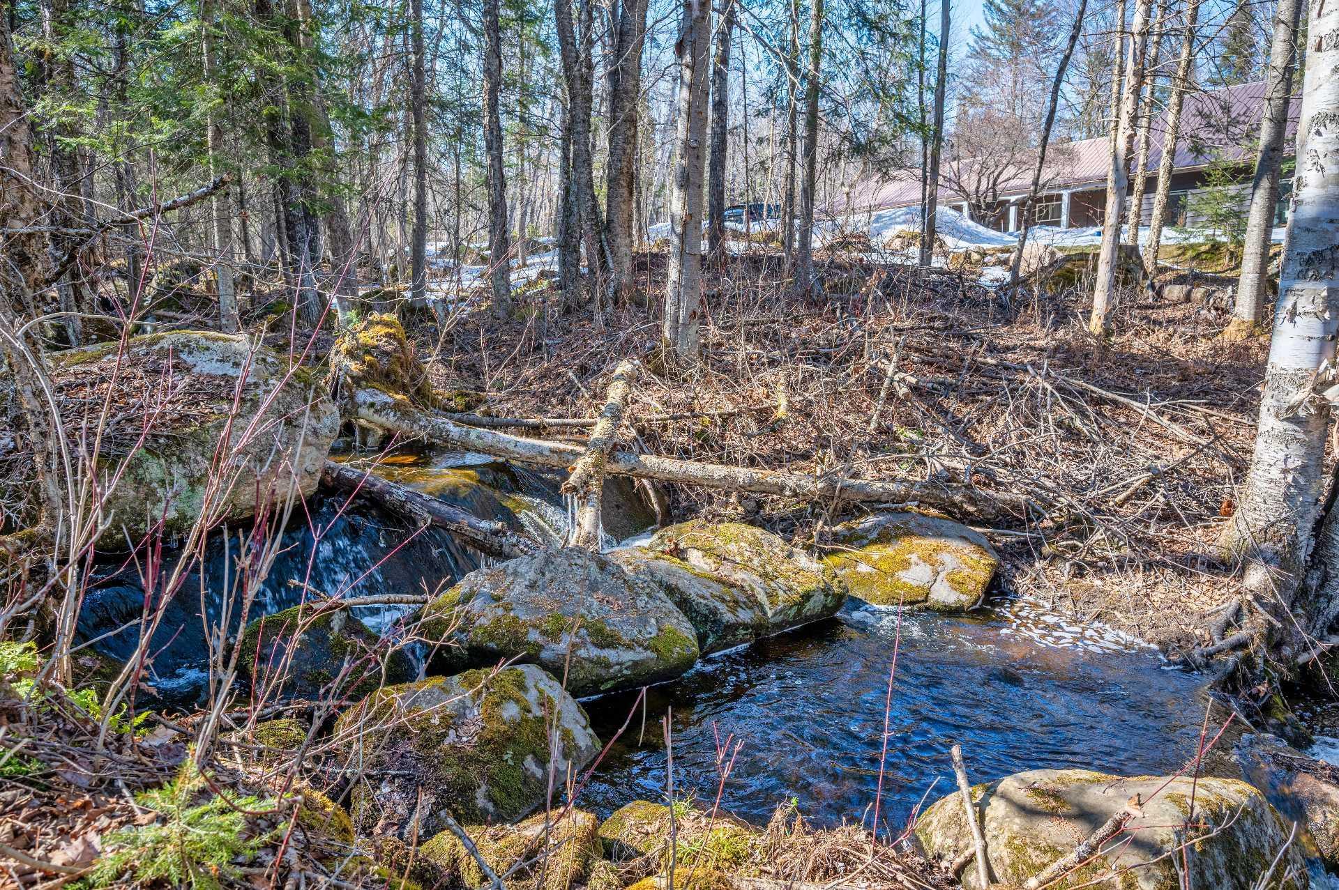 









1636


Ch. du Lac-Chaud

,
La Macaza,




QC
J0T1R0

