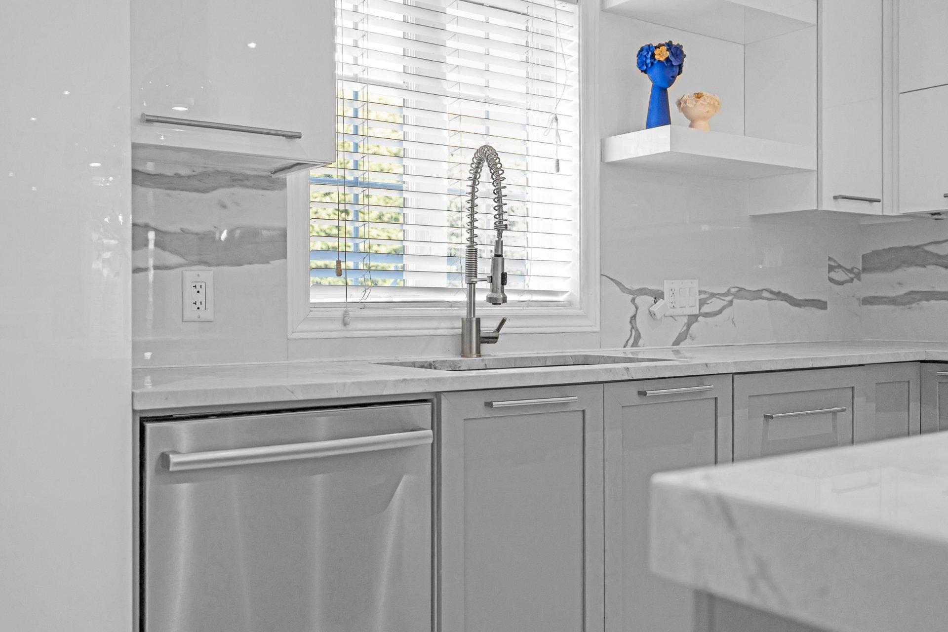 









451


Boul. de Fontainebleau

,
Blainville,




QC
J7B1W7

