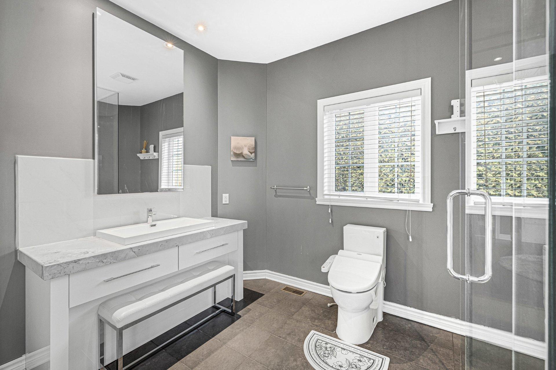 









451


Boul. de Fontainebleau

,
Blainville,




QC
J7B1W7

