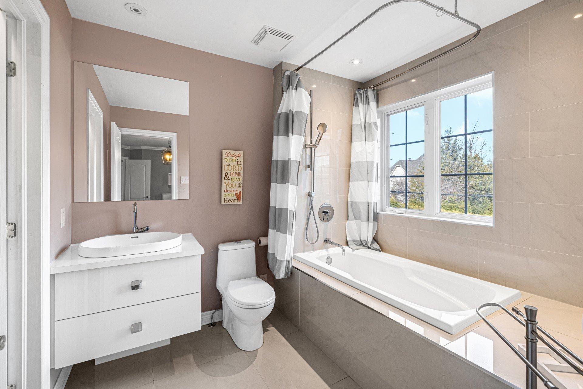 









451


Boul. de Fontainebleau

,
Blainville,




QC
J7B1W7

