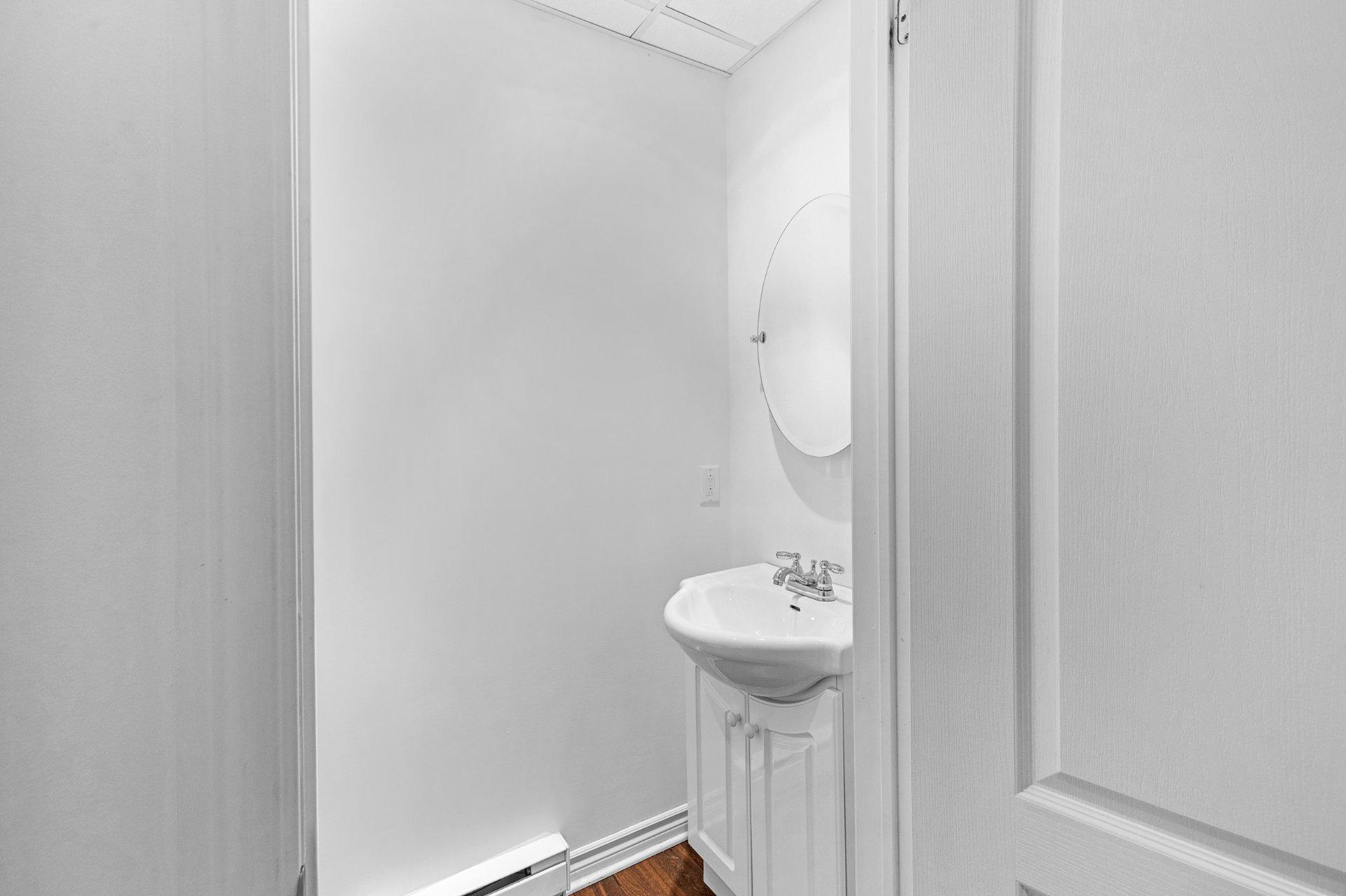 









451


Boul. de Fontainebleau

,
Blainville,




QC
J7B1W7

