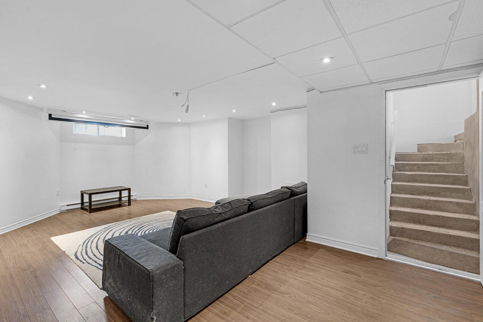 









451


Boul. de Fontainebleau

,
Blainville,




QC
J7B1W7

