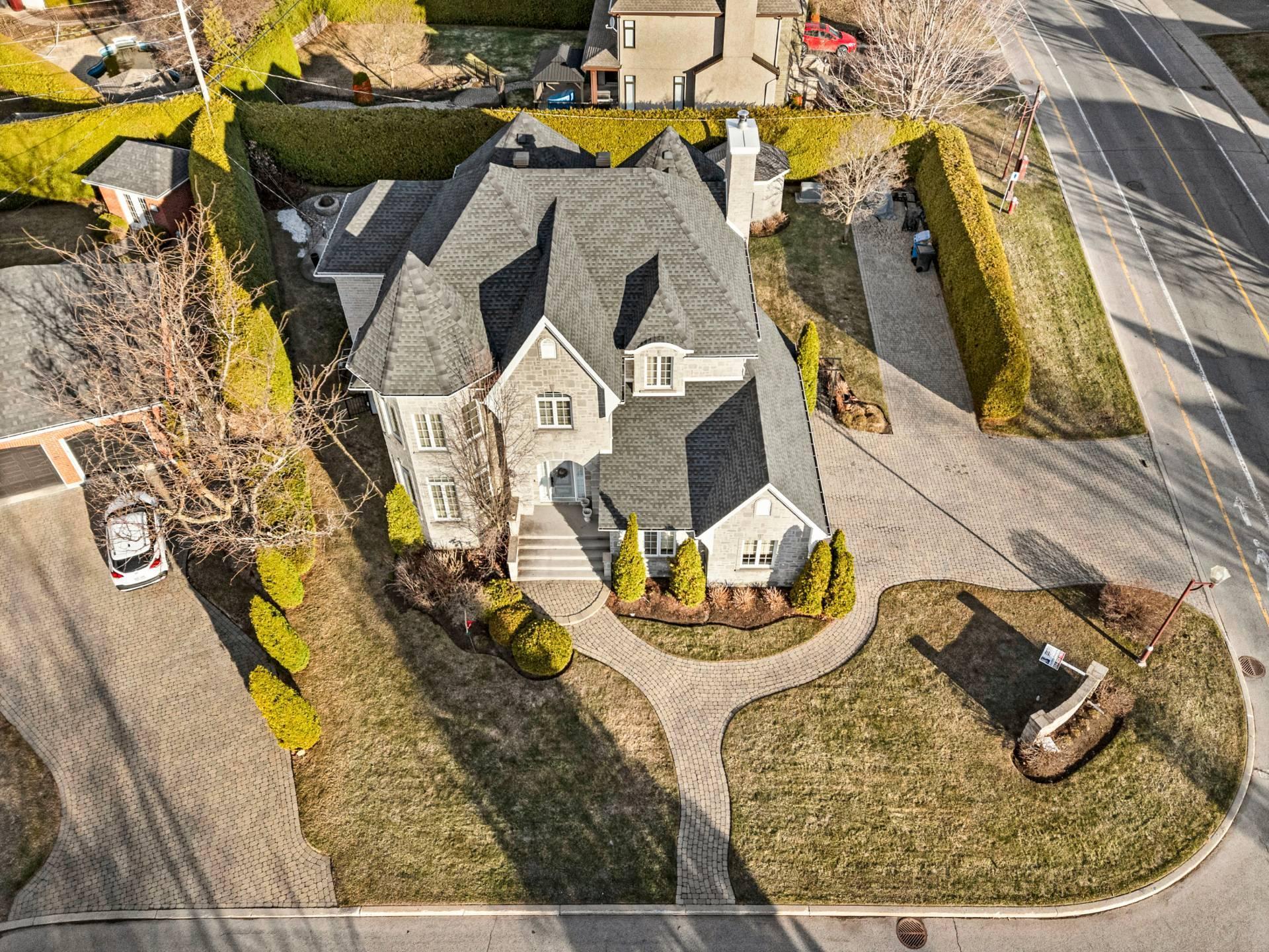 









451


Boul. de Fontainebleau

,
Blainville,




QC
J7B1W7

