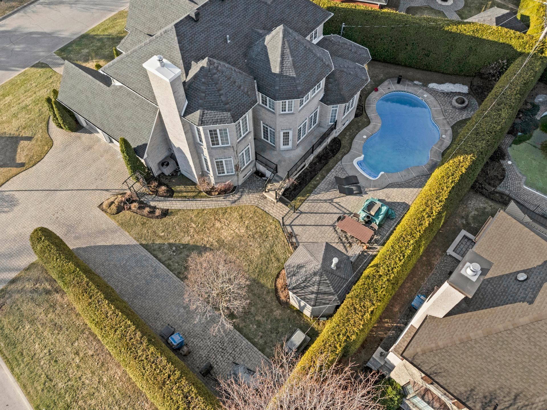 









451


Boul. de Fontainebleau

,
Blainville,




QC
J7B1W7


