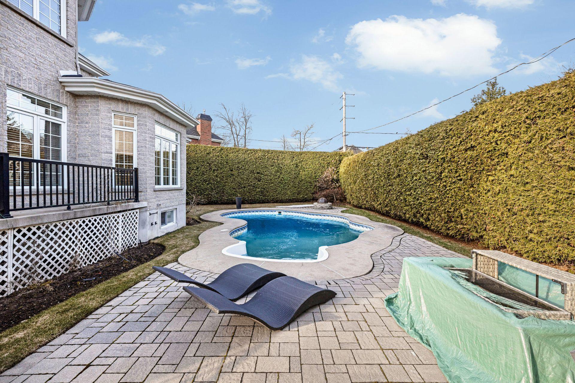 









451


Boul. de Fontainebleau

,
Blainville,




QC
J7B1W7

