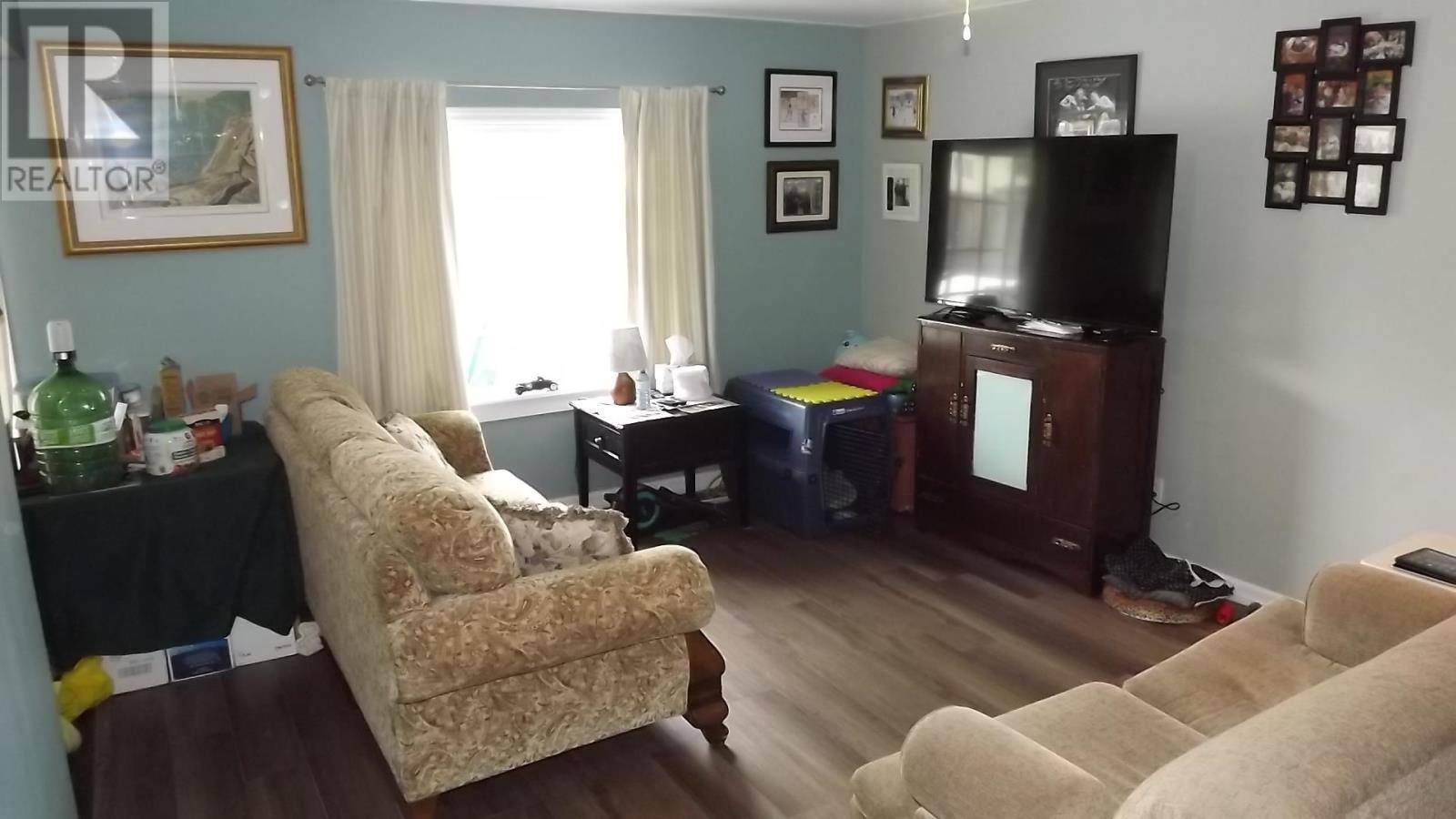 












81C Spruce AVE

,
Elliot Lake,




Ontario
P5A2C1

