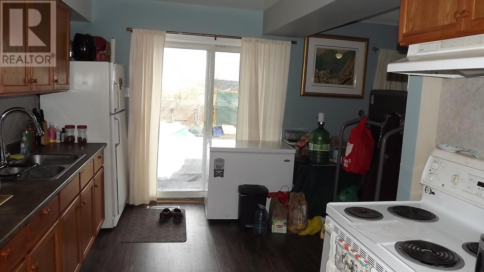 












81C Spruce AVE

,
Elliot Lake,




Ontario
P5A2C1

