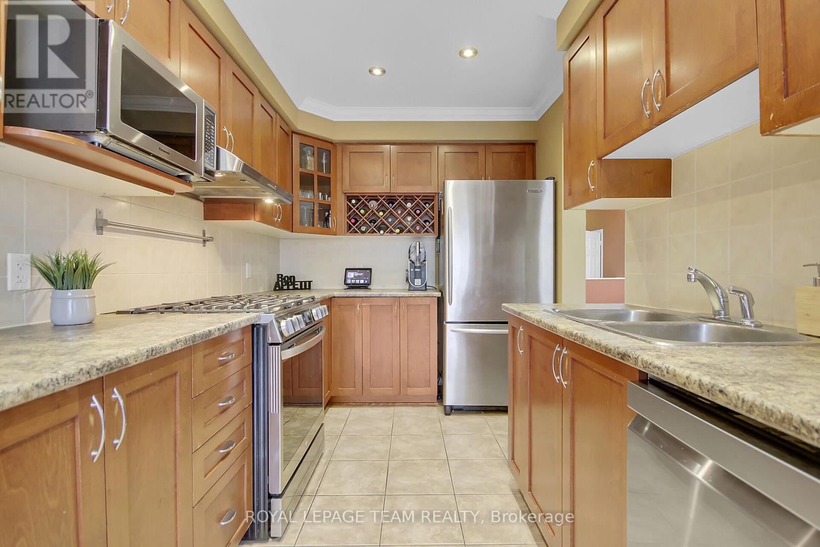 












2136 BERGAMOT CIRCLE

,
Ottawa,




Ontario
K4A4R4

