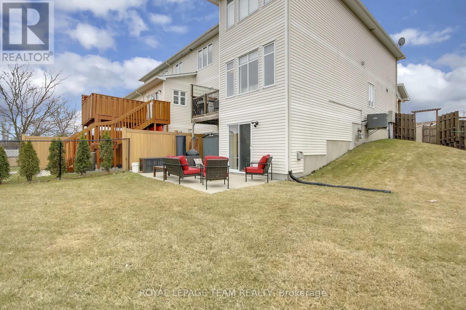 












2136 BERGAMOT CIRCLE

,
Ottawa,




Ontario
K4A4R4

