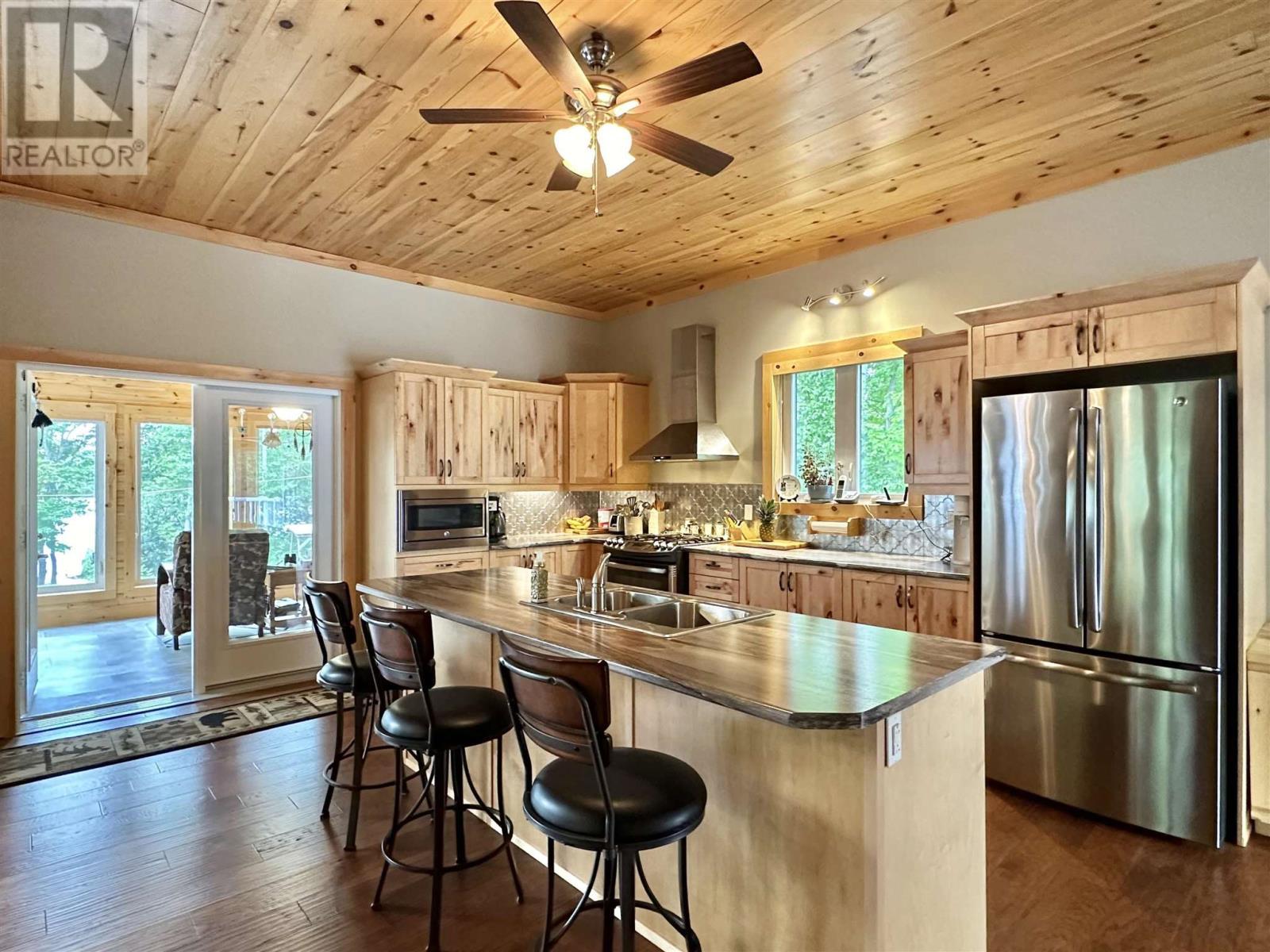 












837 Stanrock RD

,
Elliot Lake,




Ontario
P5A2S9

