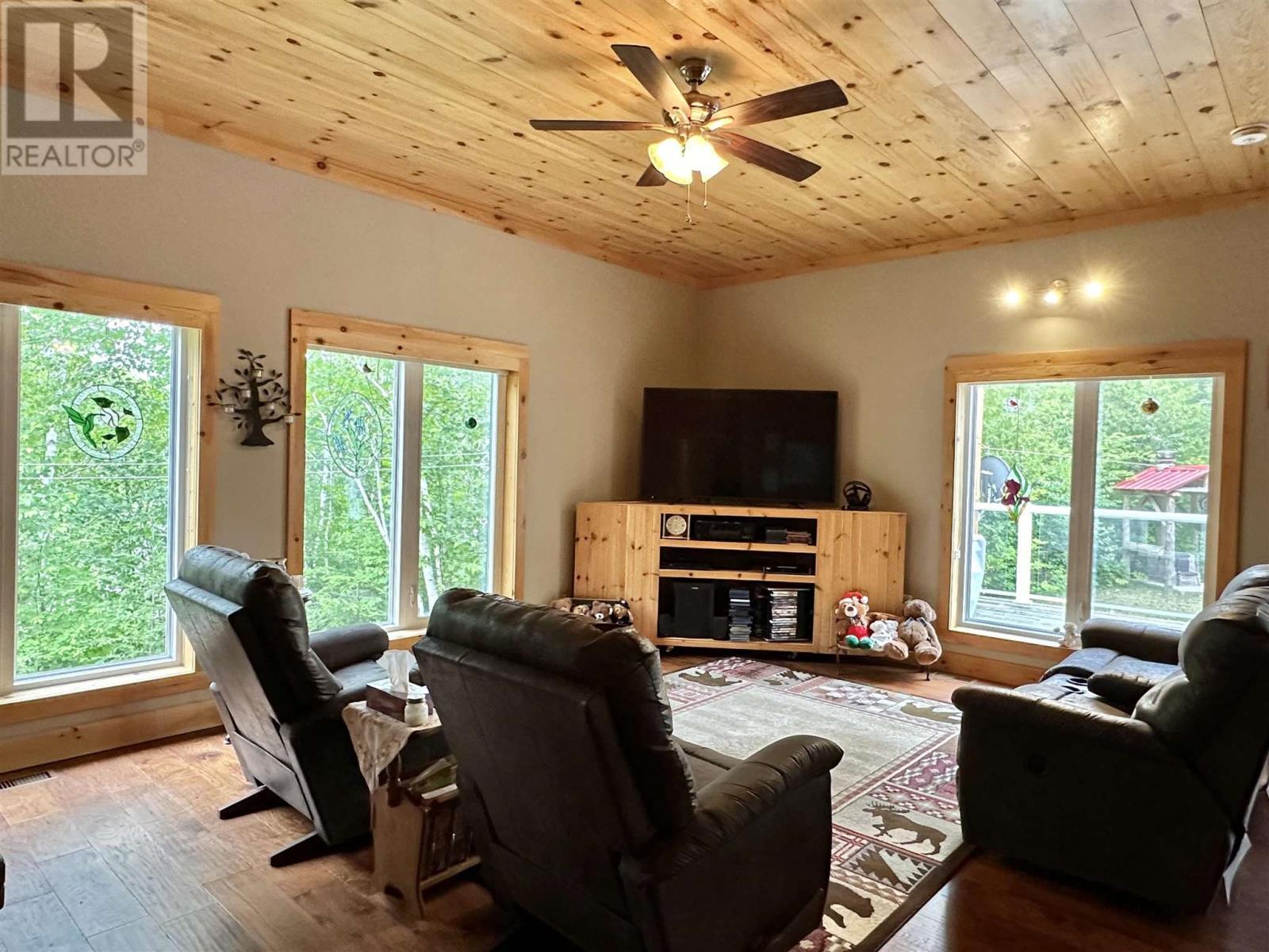 












837 Stanrock RD

,
Elliot Lake,




Ontario
P5A2S9

