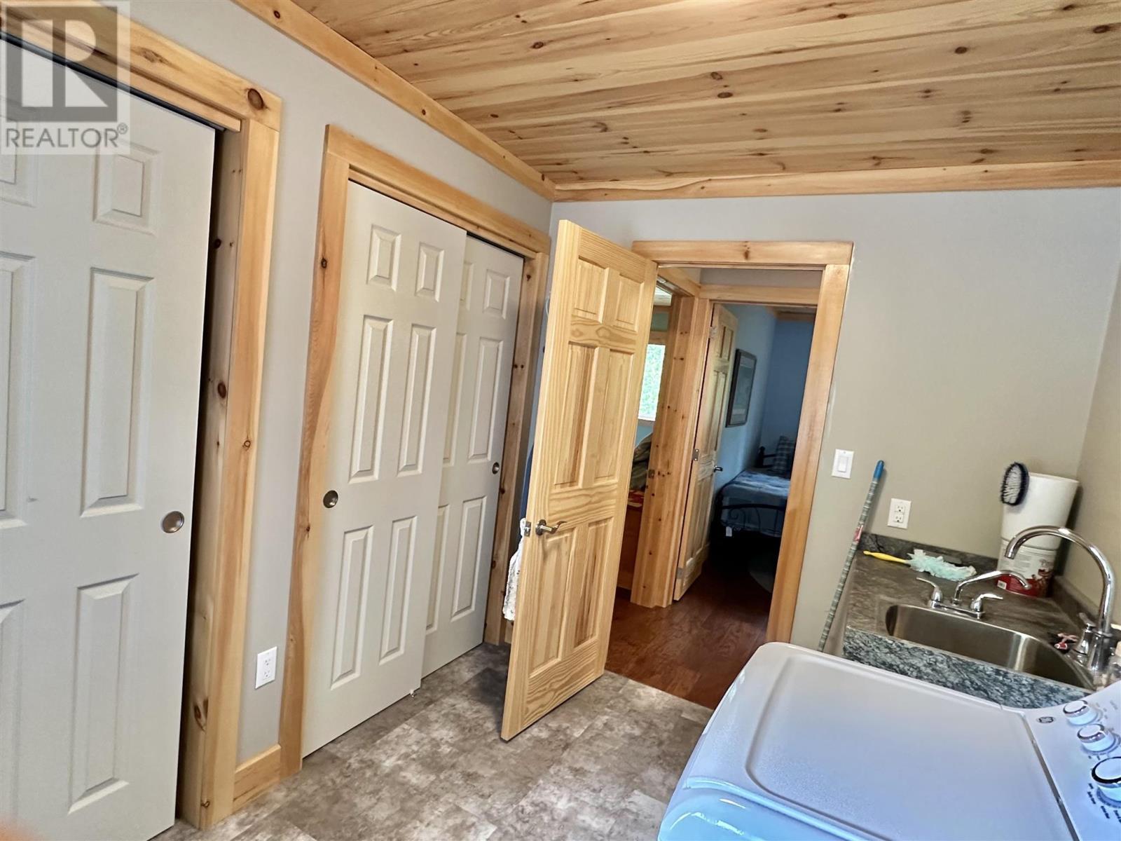 












837 Stanrock RD

,
Elliot Lake,




Ontario
P5A2S9


