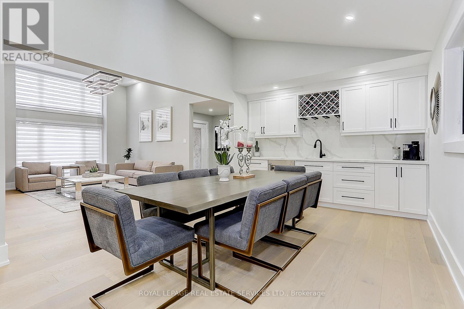 












52 INNISBROOK DRIVE

,
Wasaga Beach,




Ontario
L9Z1G3

