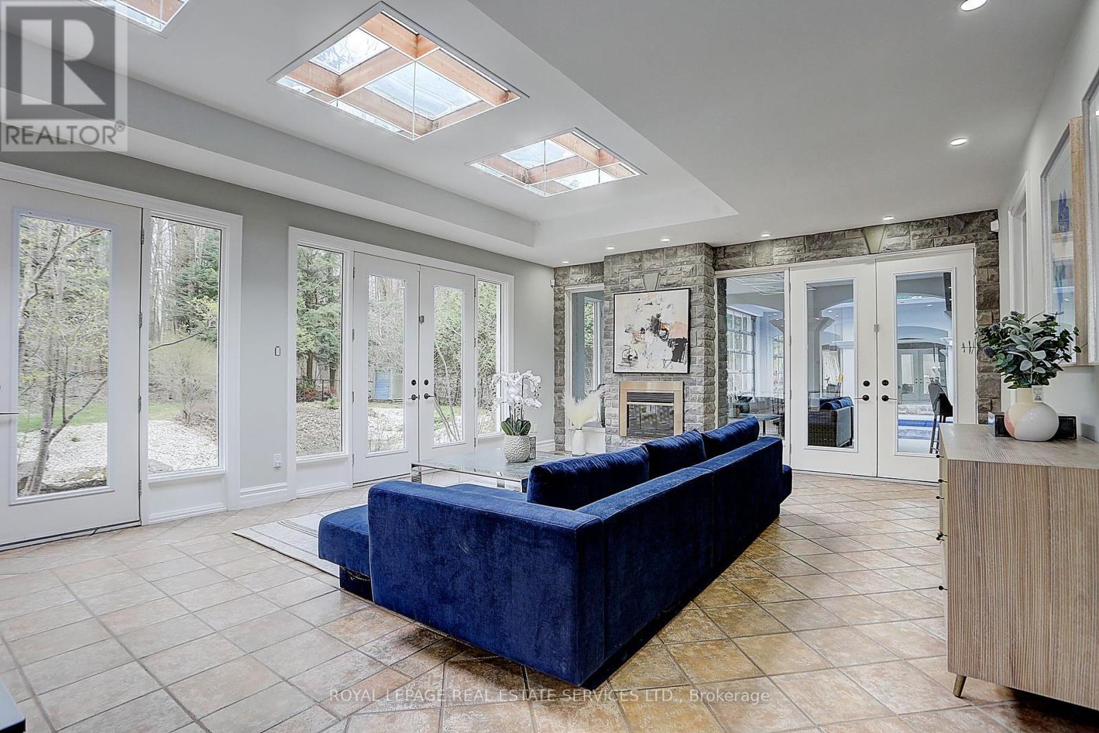 












52 INNISBROOK DRIVE

,
Wasaga Beach,




Ontario
L9Z1G3

