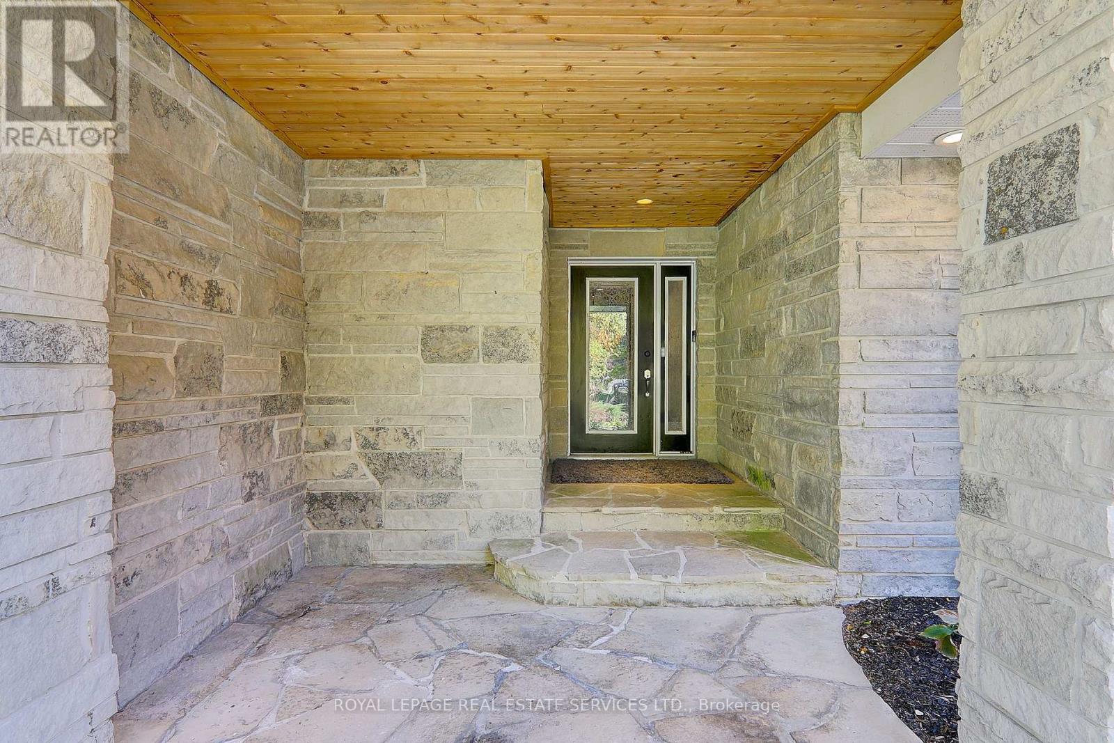 












52 INNISBROOK DRIVE

,
Wasaga Beach,




Ontario
L9Z1G3

