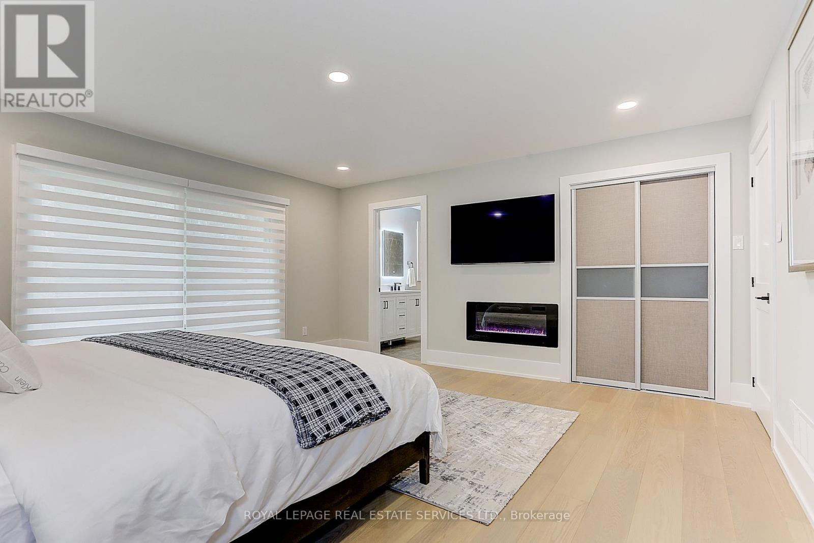 












52 INNISBROOK DRIVE

,
Wasaga Beach,




Ontario
L9Z1G3


