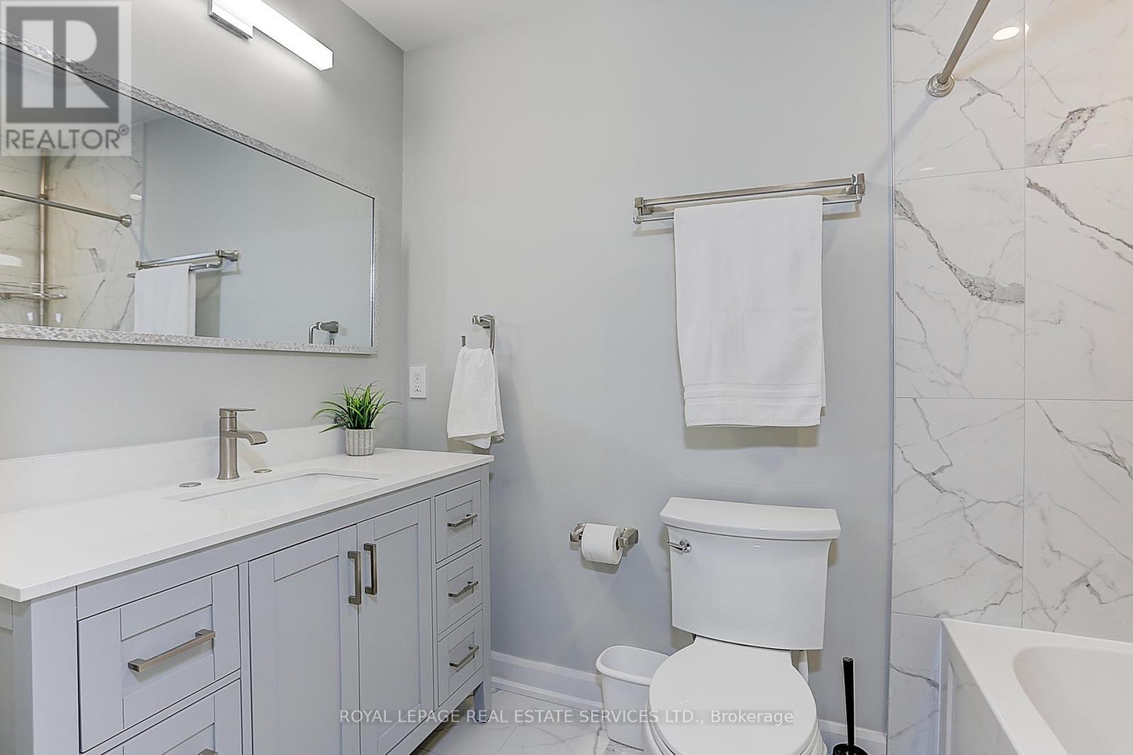 












52 INNISBROOK DRIVE

,
Wasaga Beach,




Ontario
L9Z1G3

