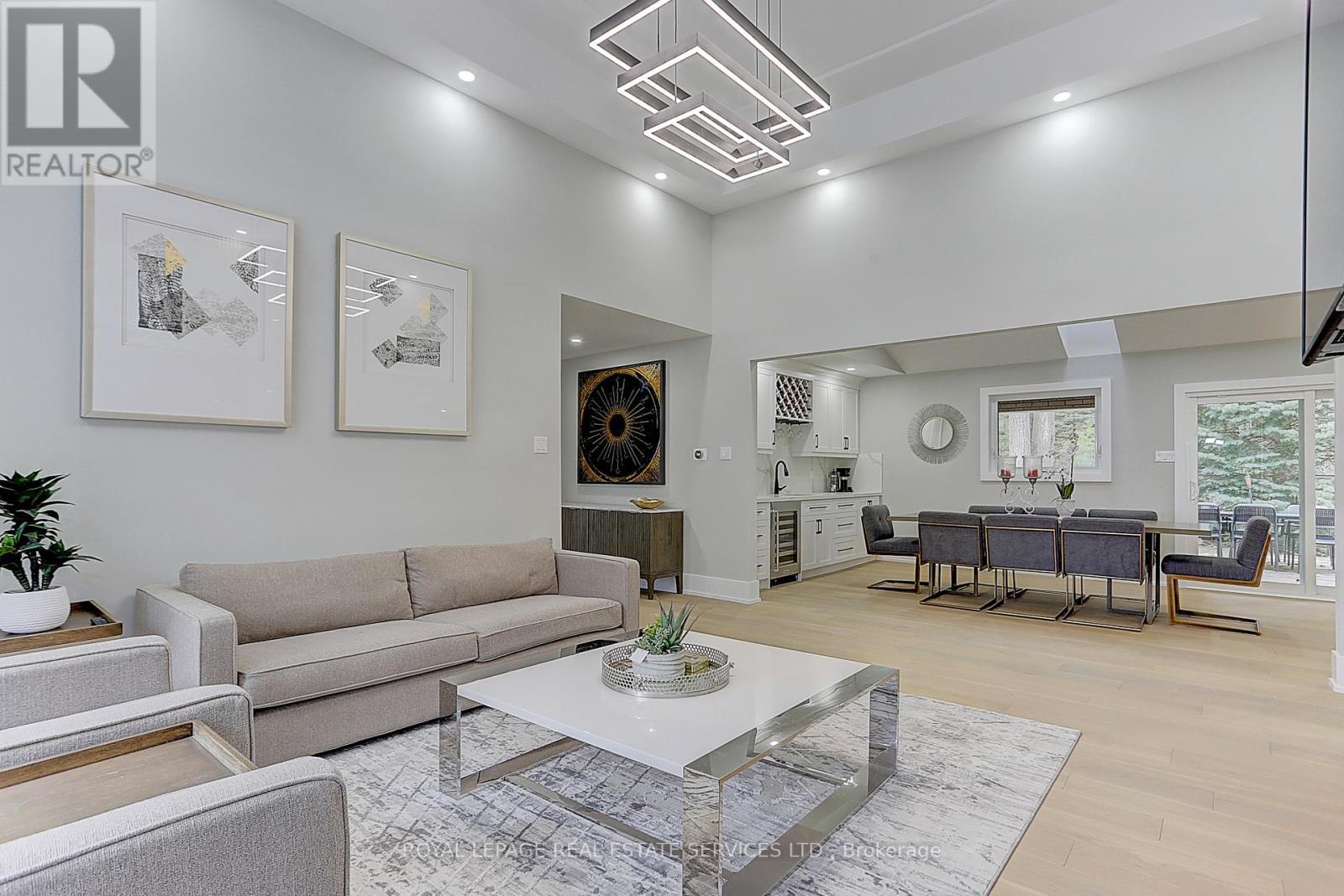 












52 INNISBROOK DRIVE

,
Wasaga Beach,




Ontario
L9Z1G3

