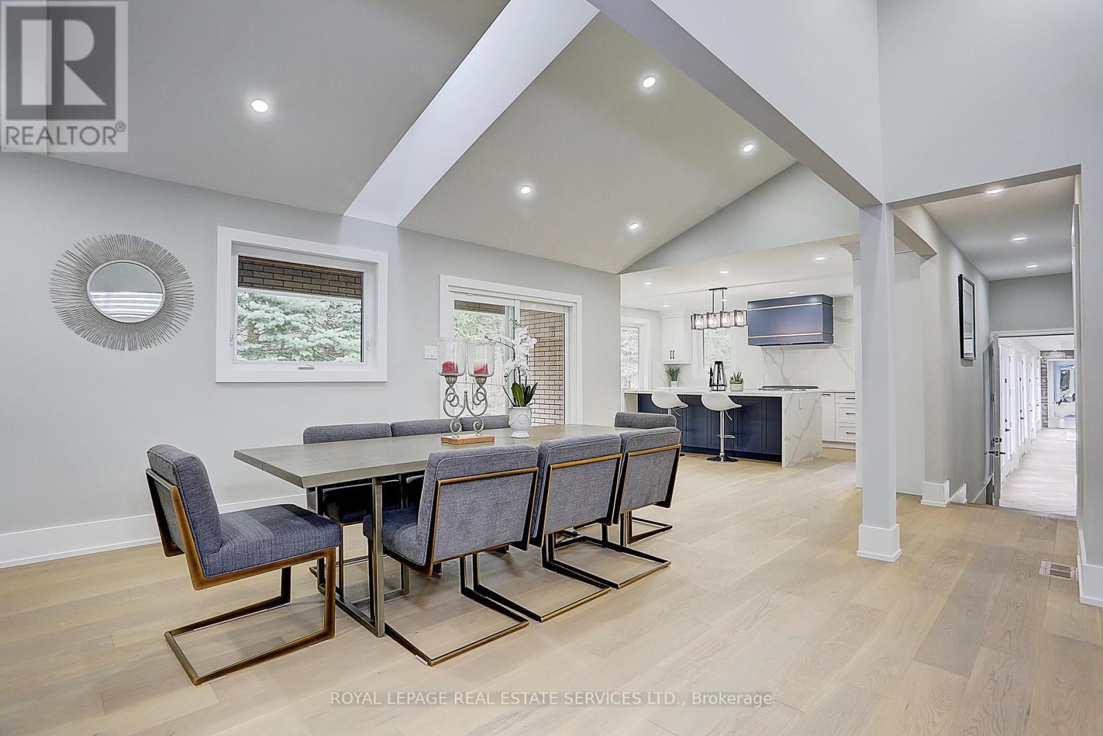 












52 INNISBROOK DRIVE

,
Wasaga Beach,




Ontario
L9Z1G3

