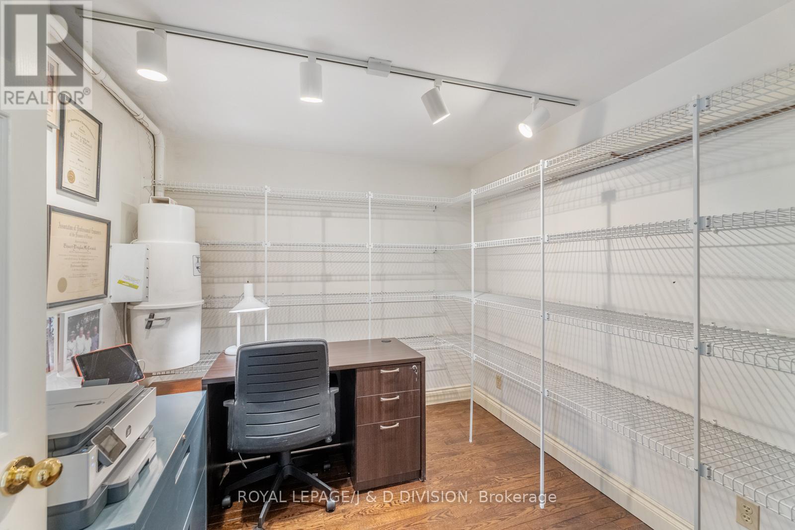 












PH 1 - 2 GEORGE STREET N

,
Peterborough Central,




Ontario
K9J8K8

