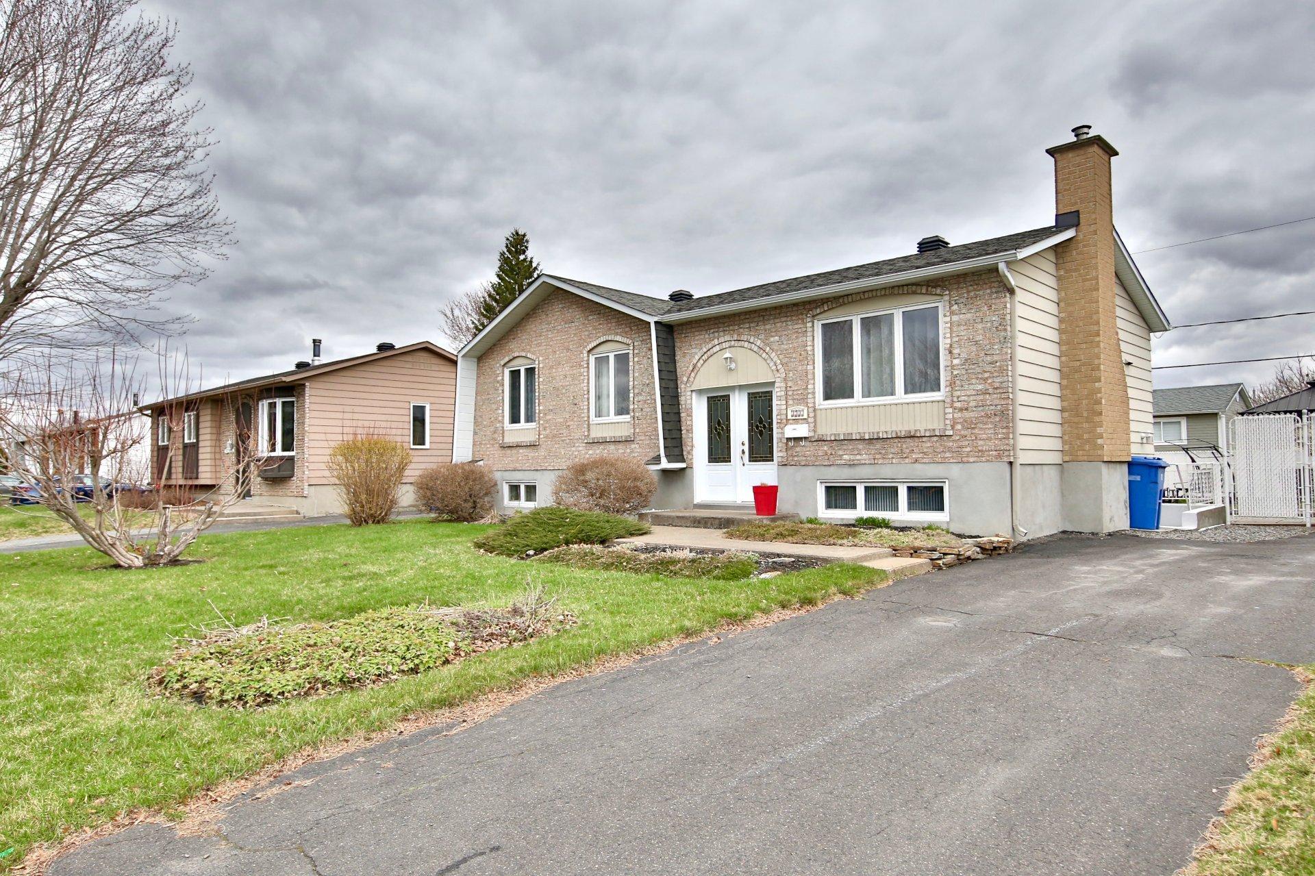 









1085


Rue Potvin

,
Beloeil,




QC
J3G3S6

