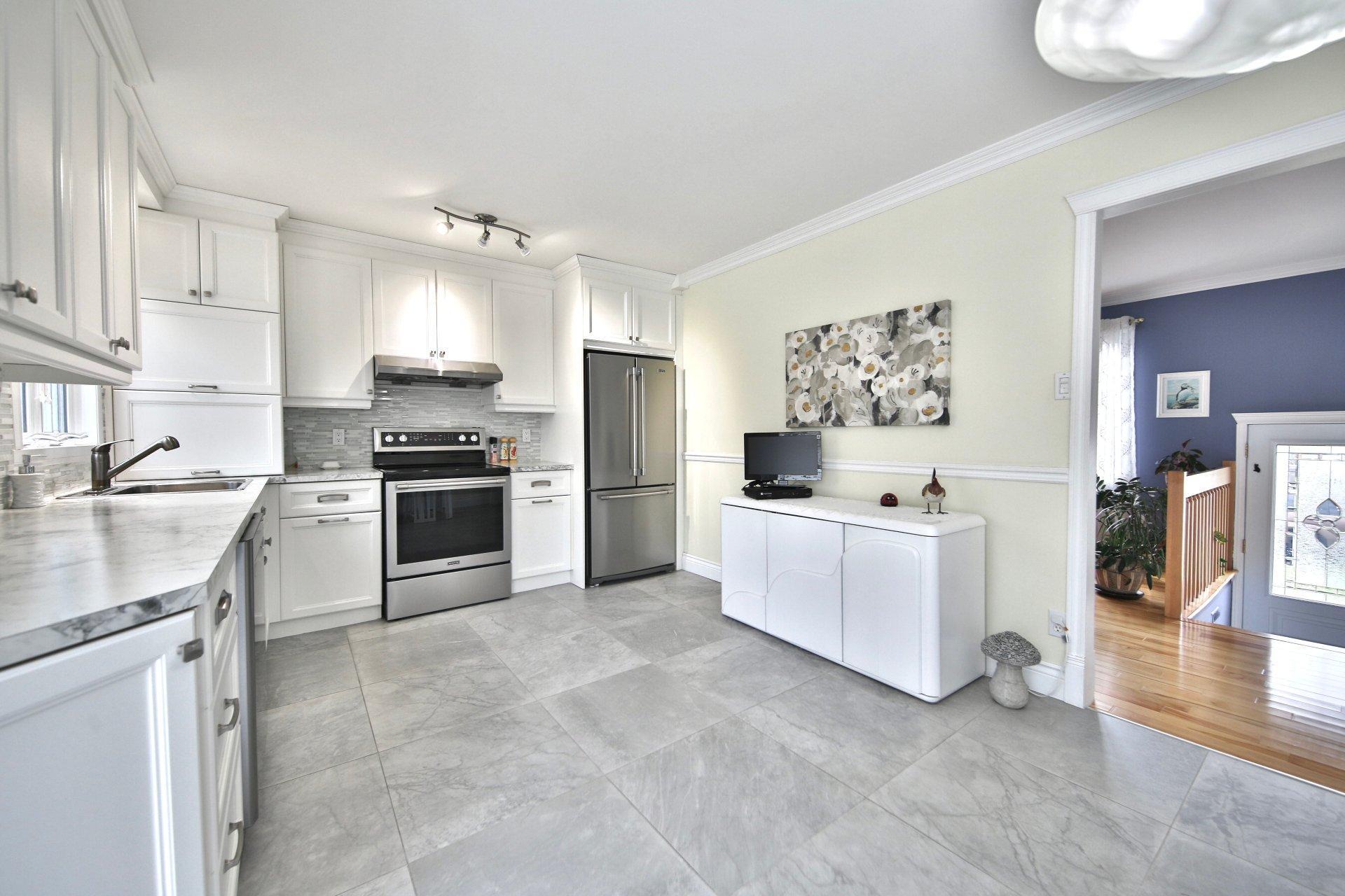 









1085


Rue Potvin

,
Beloeil,




QC
J3G3S6

